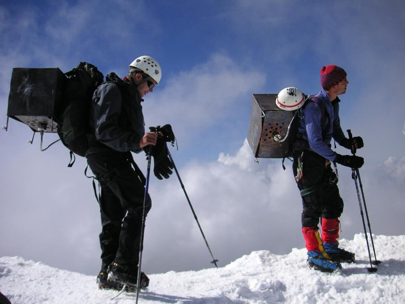 Illustration for article titled Mont Blanc Jacuzzi Party at 15,711 Feet Was Low on Oxygen, High on Booze